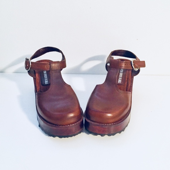 SOLD Vintage 90s Leather Platform Clogs Wood Shoes - Picture 3 of 7